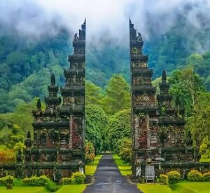 Lempuyang_Temple_Bali-tn